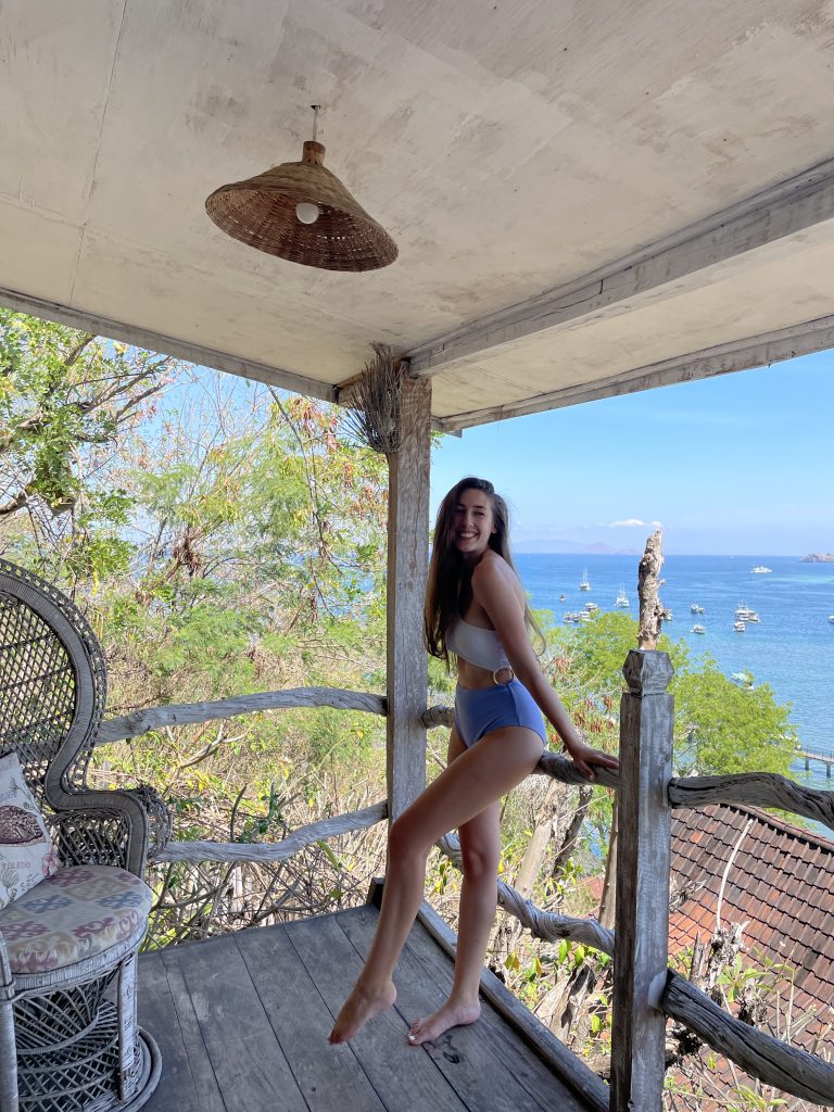vue de la chambre hotel sellini hills iles komodo
