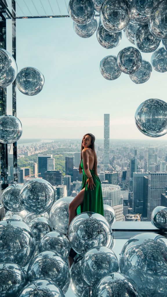 vue depuis le summit new york ballons