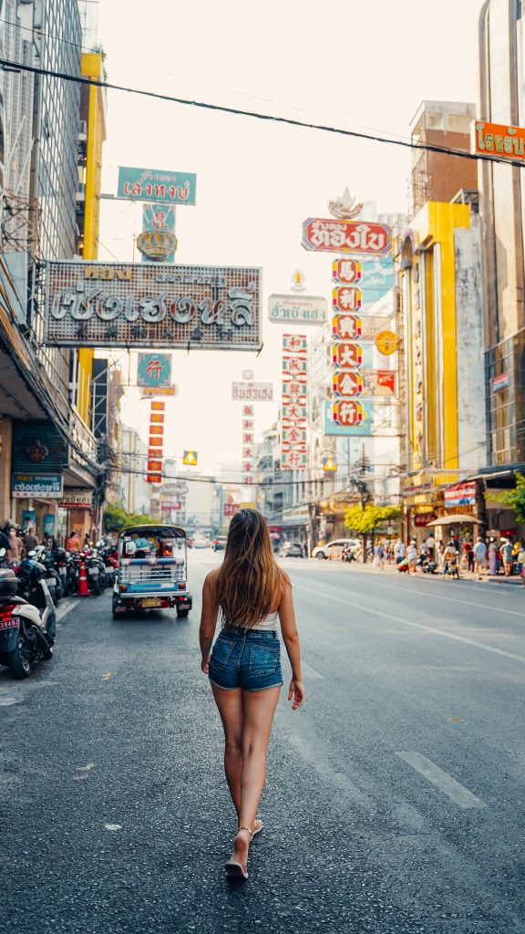 chinatown bangkok tuk tuk se déplacer en thailande