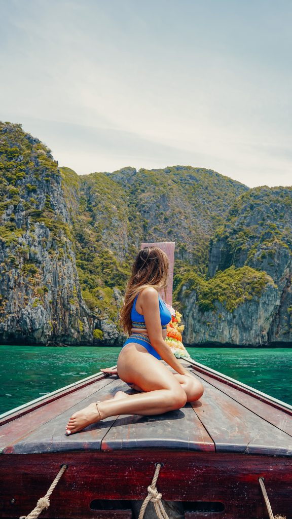 bateau traditionnel en thailande maya bay se déplacer en thailande