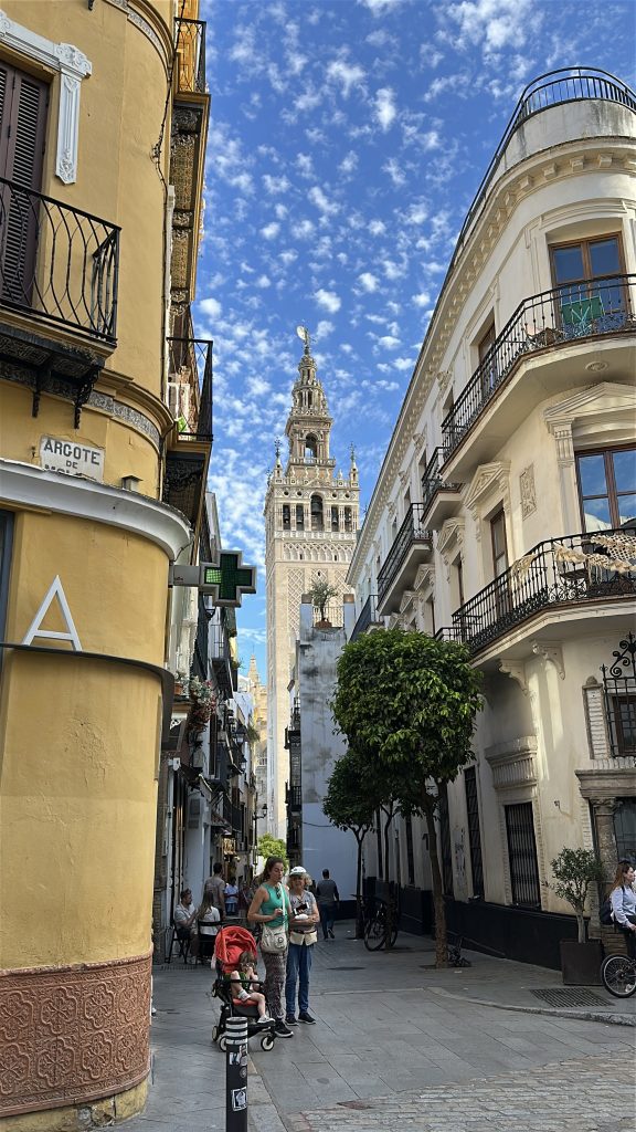 giralda seville week end